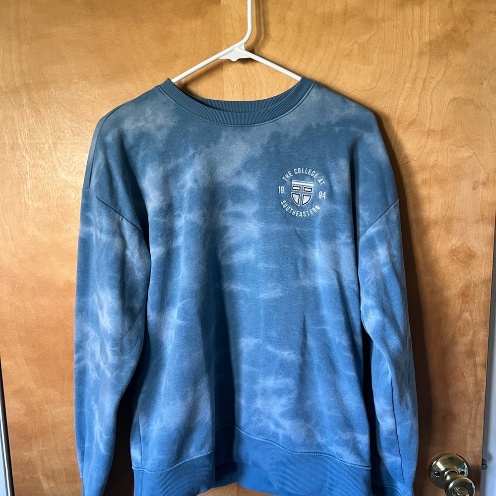 Old Navy Blue Tie-Dye Crewneck Sweater